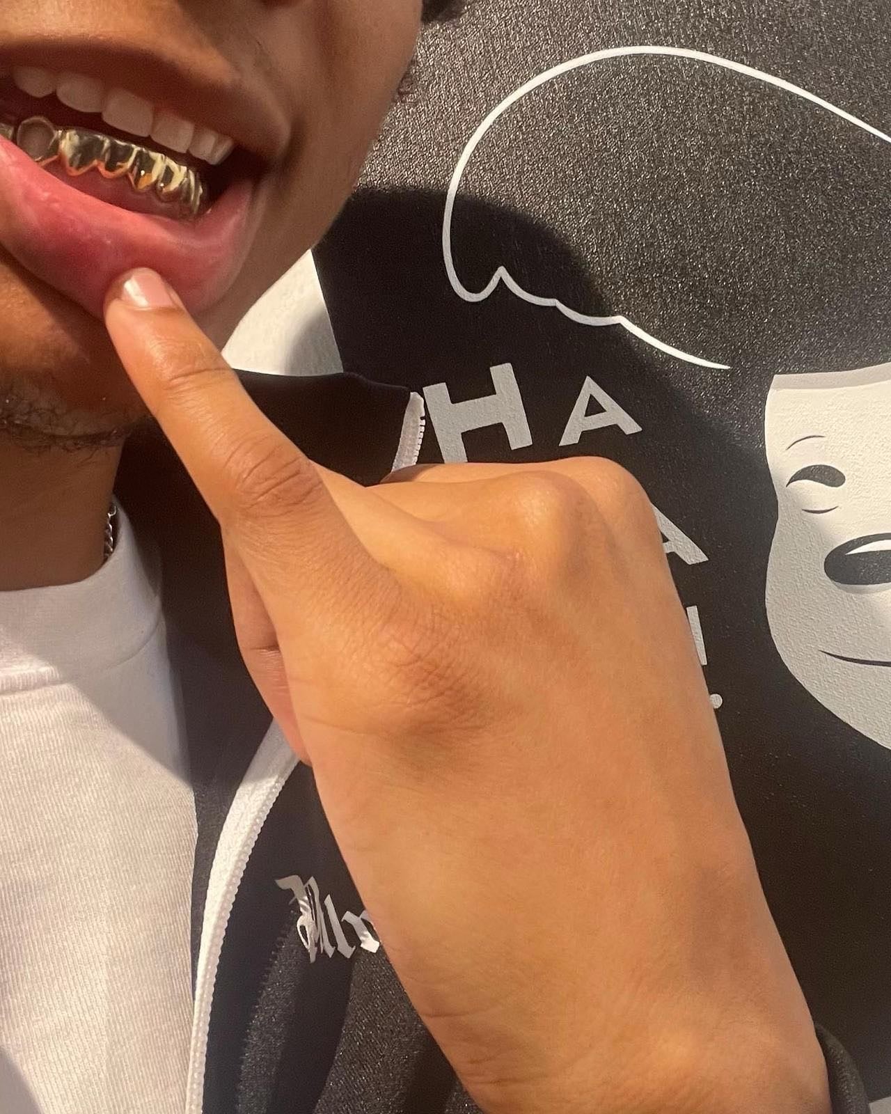 GOLD GRILLZ